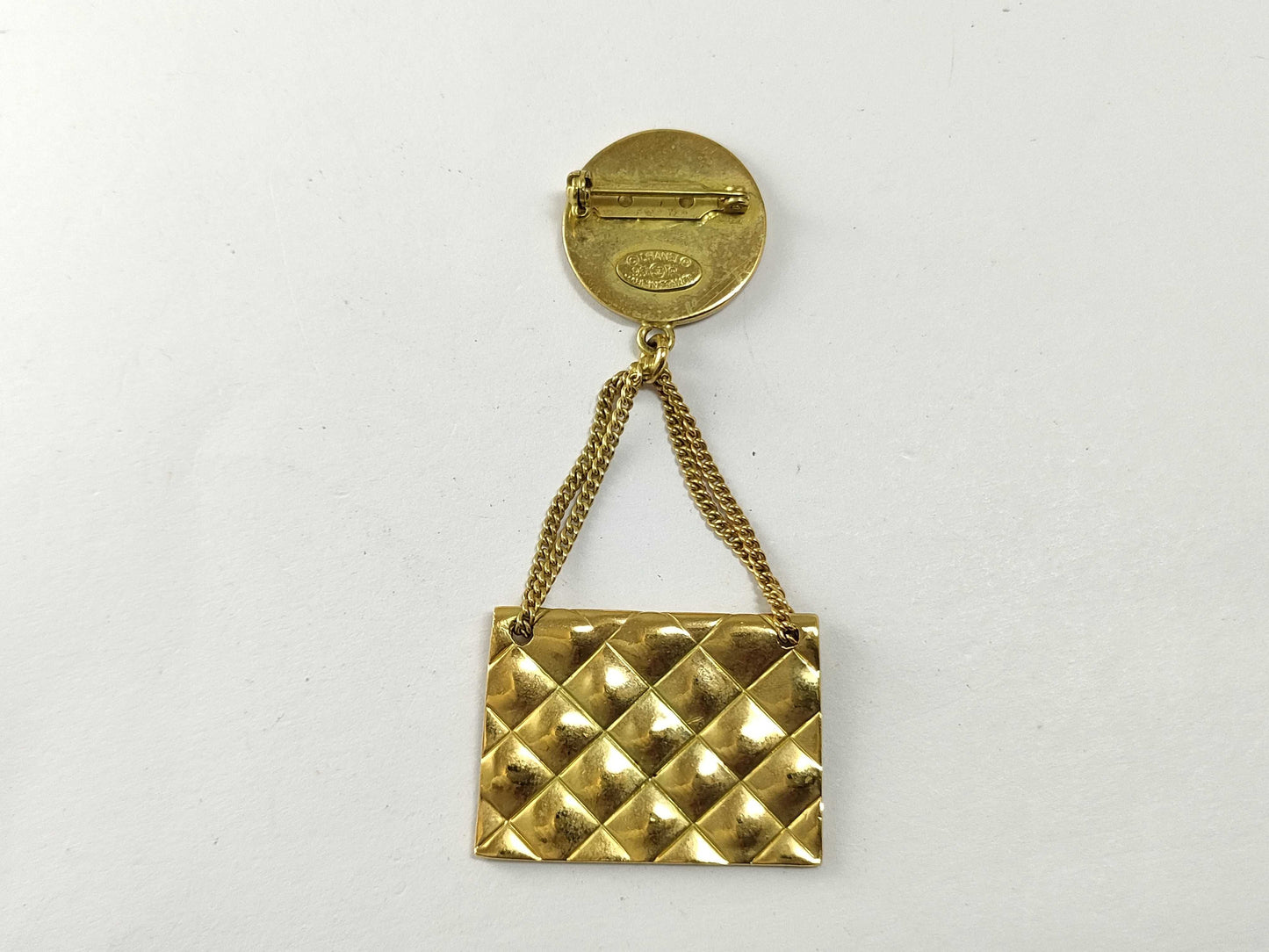 CHANEL bag brooch engraved 95 P brooch