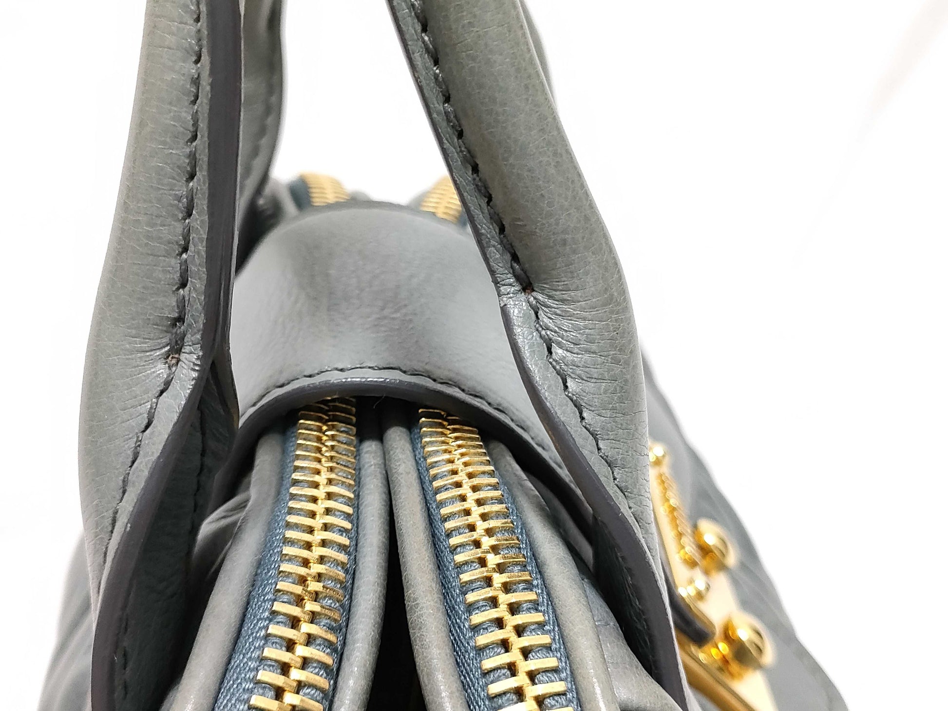 Miu Miu Miu Miu Matelasse 2-way handbag/shoulder bag with gold hardware