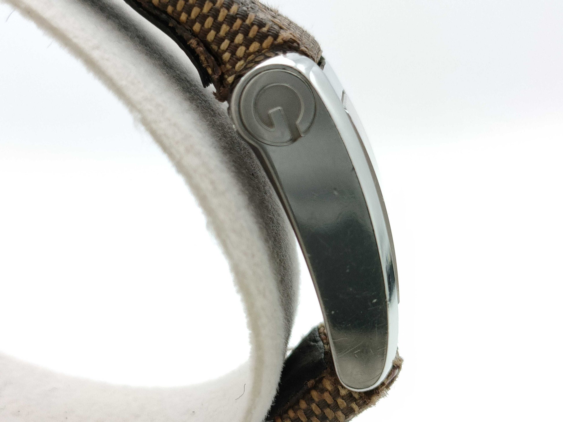 GUCCI 8600L Z6354 0011111 Quartz Women's Watch