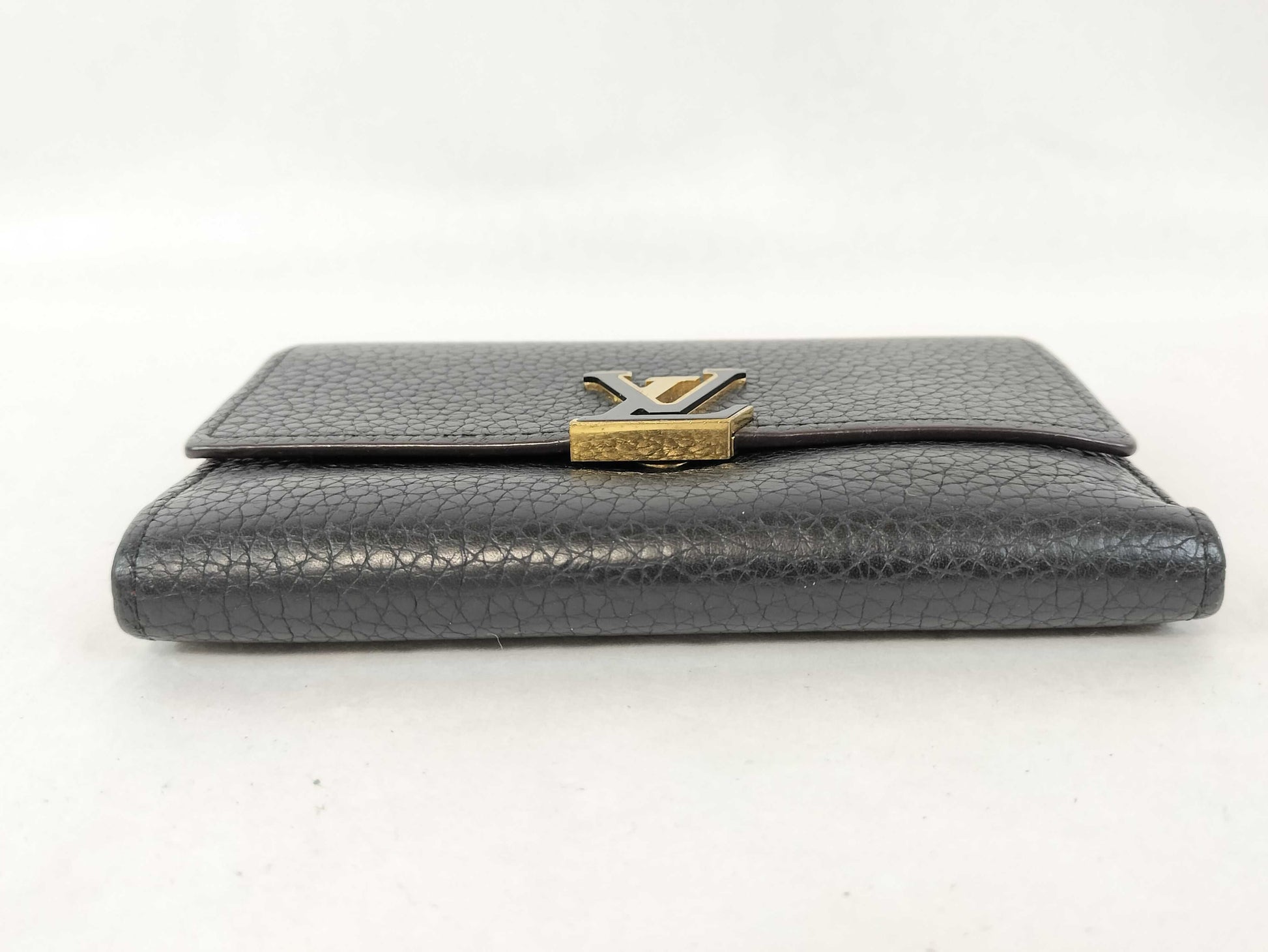 LOUIS VUITTON Taurillon Capucines Compact Wallet in Noir, Hot Pink, M62157 MI0240