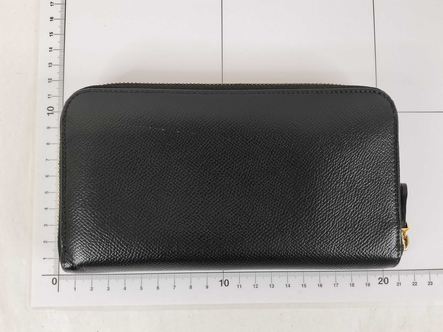 Salvatore Ferragamo Salvatore Ferragamo Round Zip Wallet Black Leather Gancini Wallet