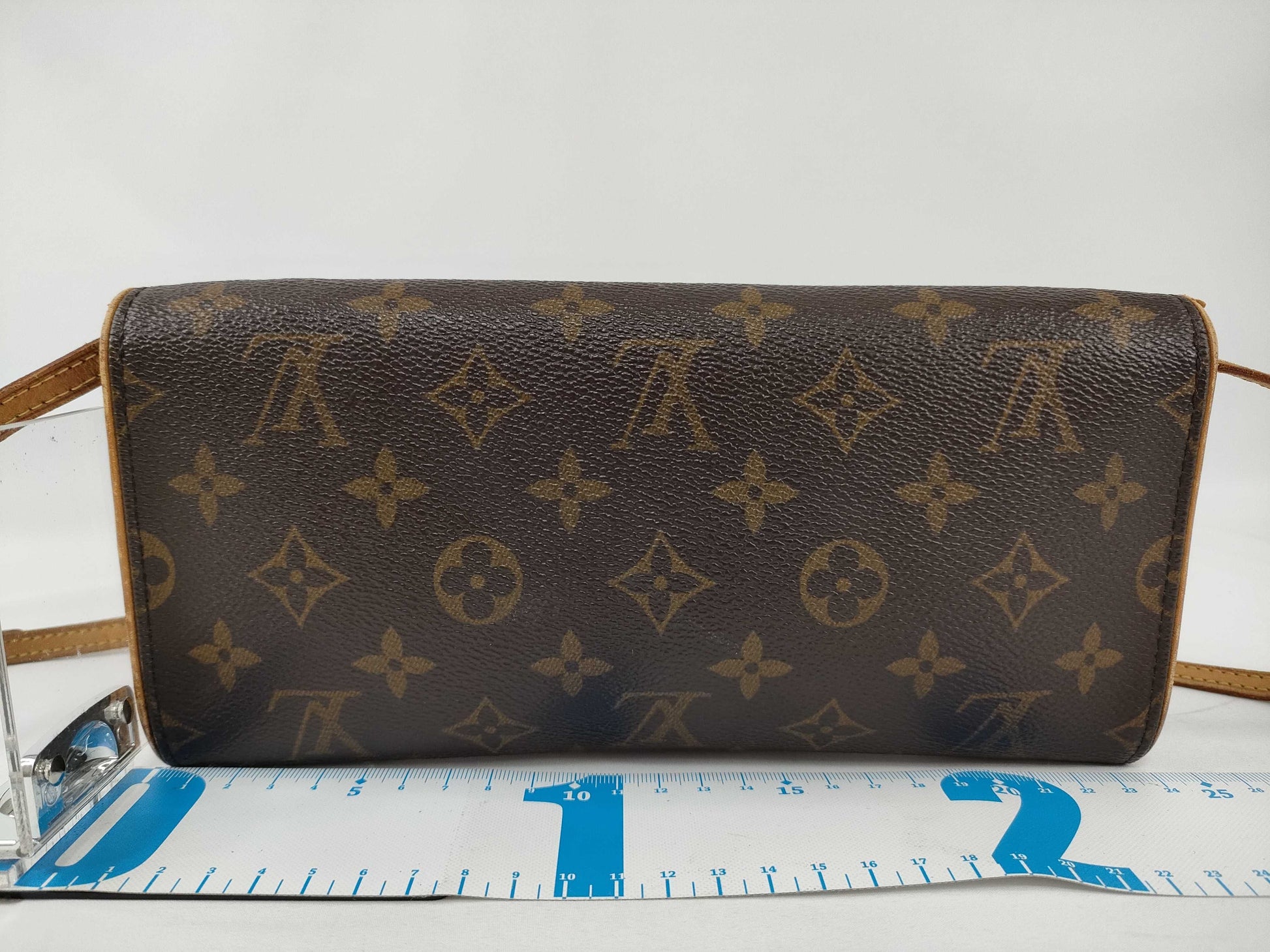 LOUIS VUITTON Monogram LV Shoulder Bag