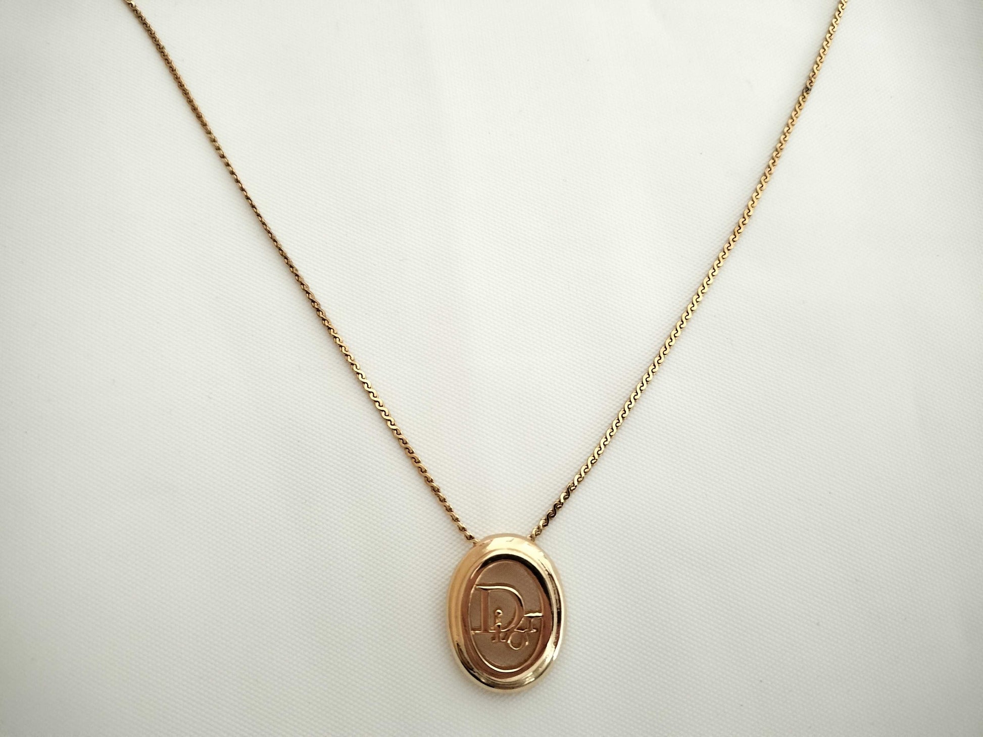 Dior CD logo circle logo gold necklace