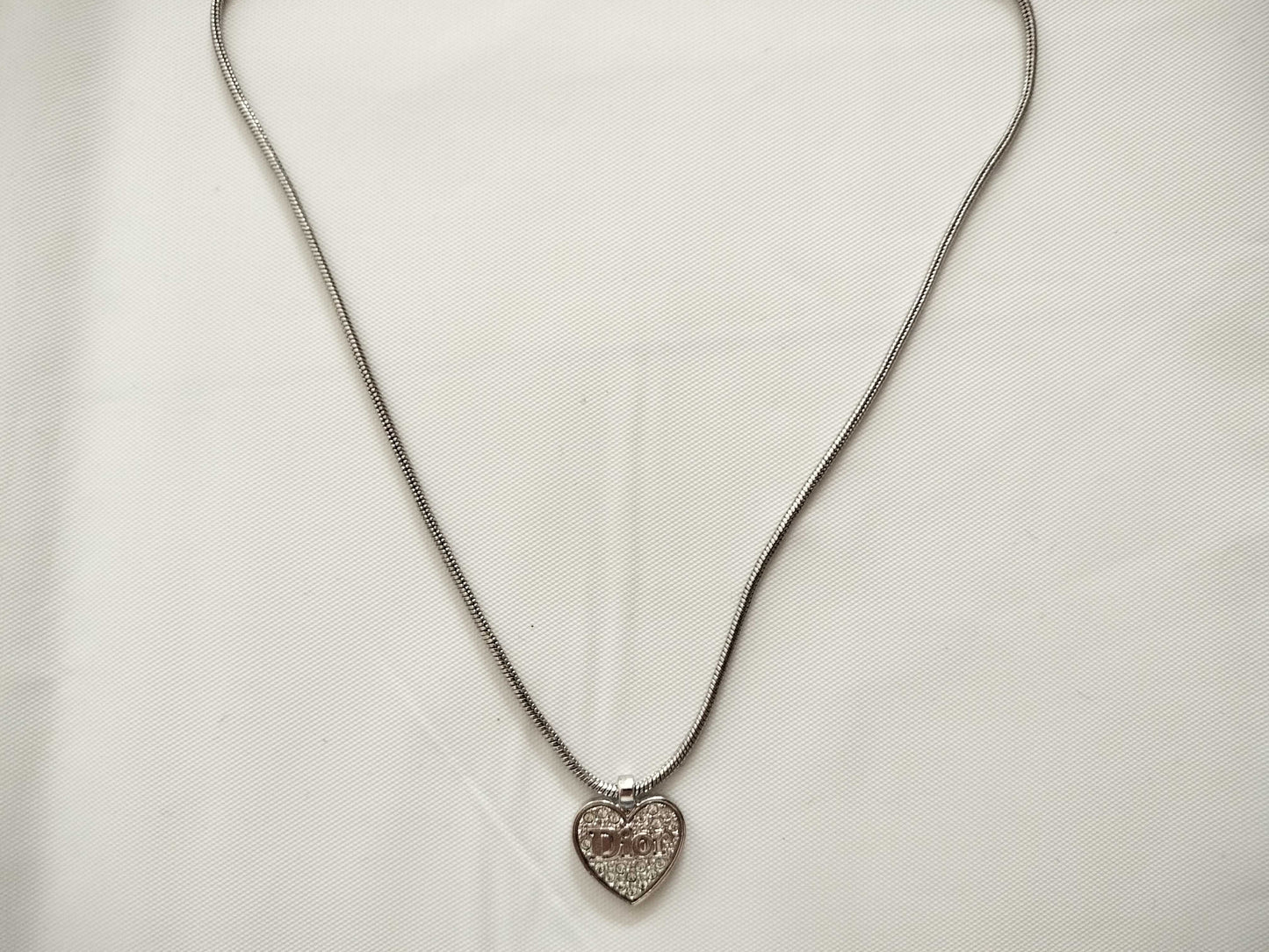 Dior Dior Heart Logo Silver Color Necklace Necklace Necklace