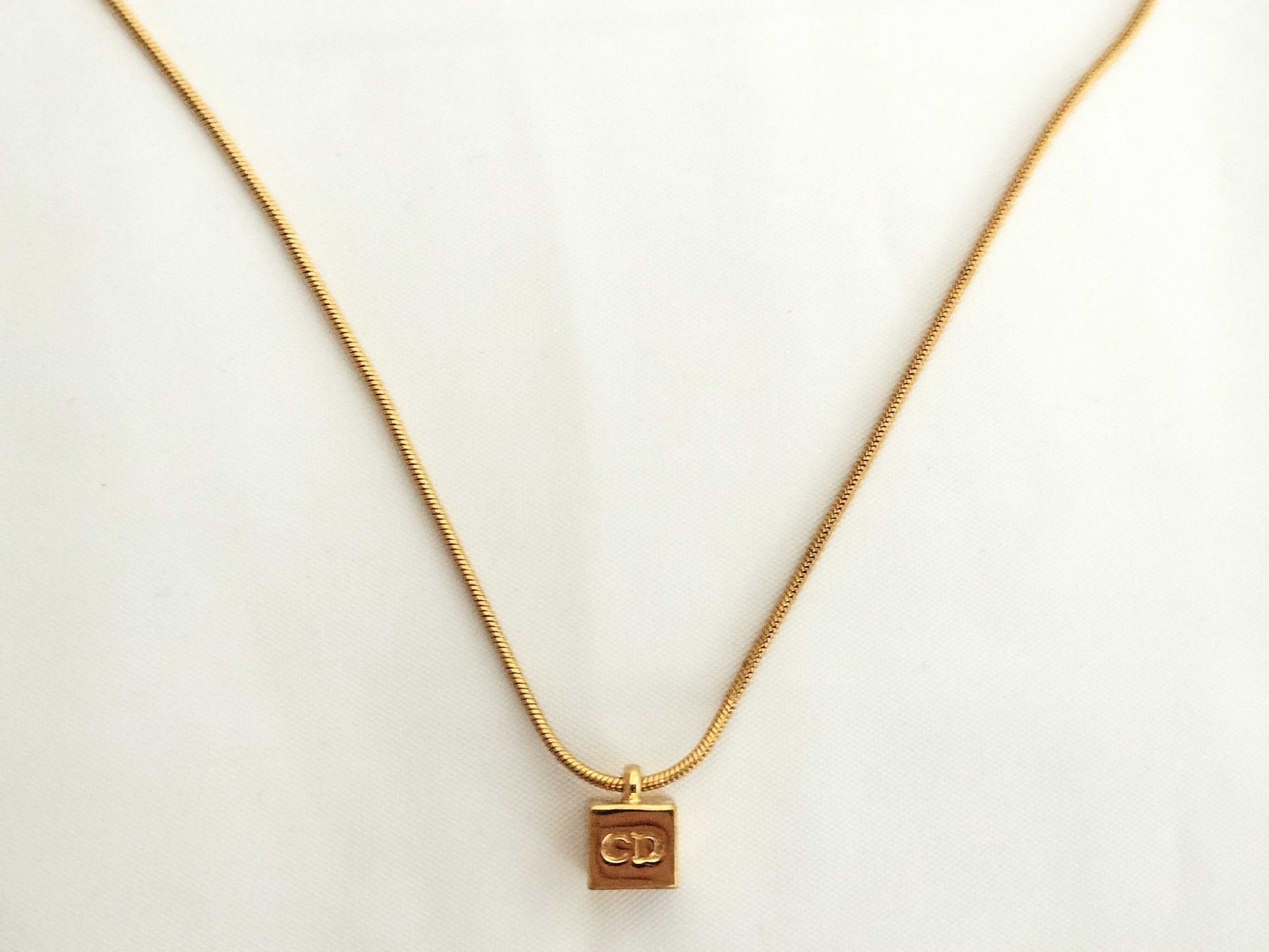 Dior Dior CD logo cube necklace gold color necklace necklace
