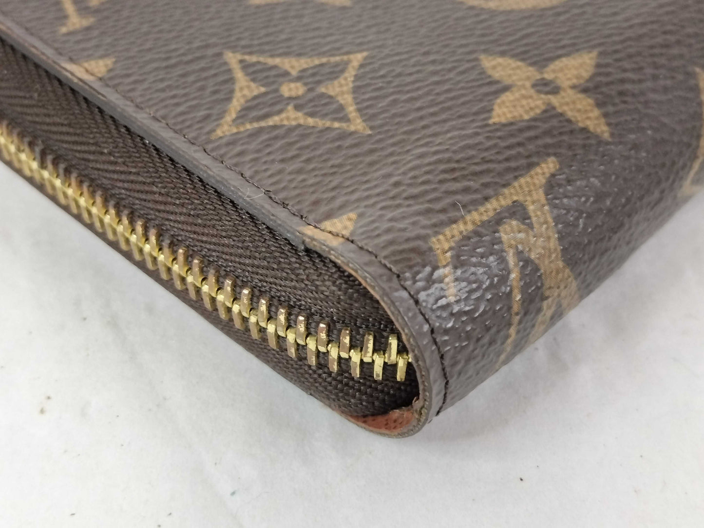 LOUIS VUITTON Monogram Louis Vuitton Monogram Round Zip Wallet