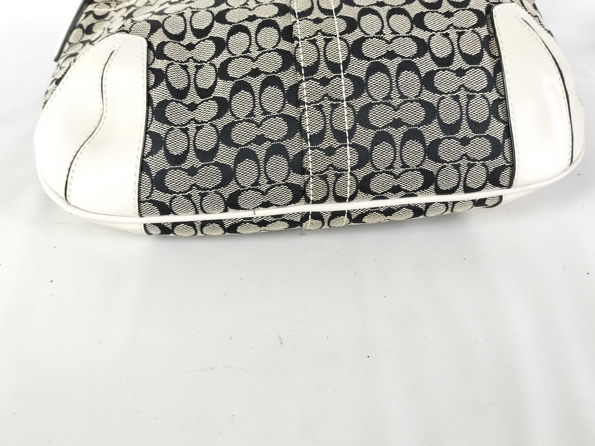 COACH Signature Hobo Bag One-Shoulder Shoulder Bag