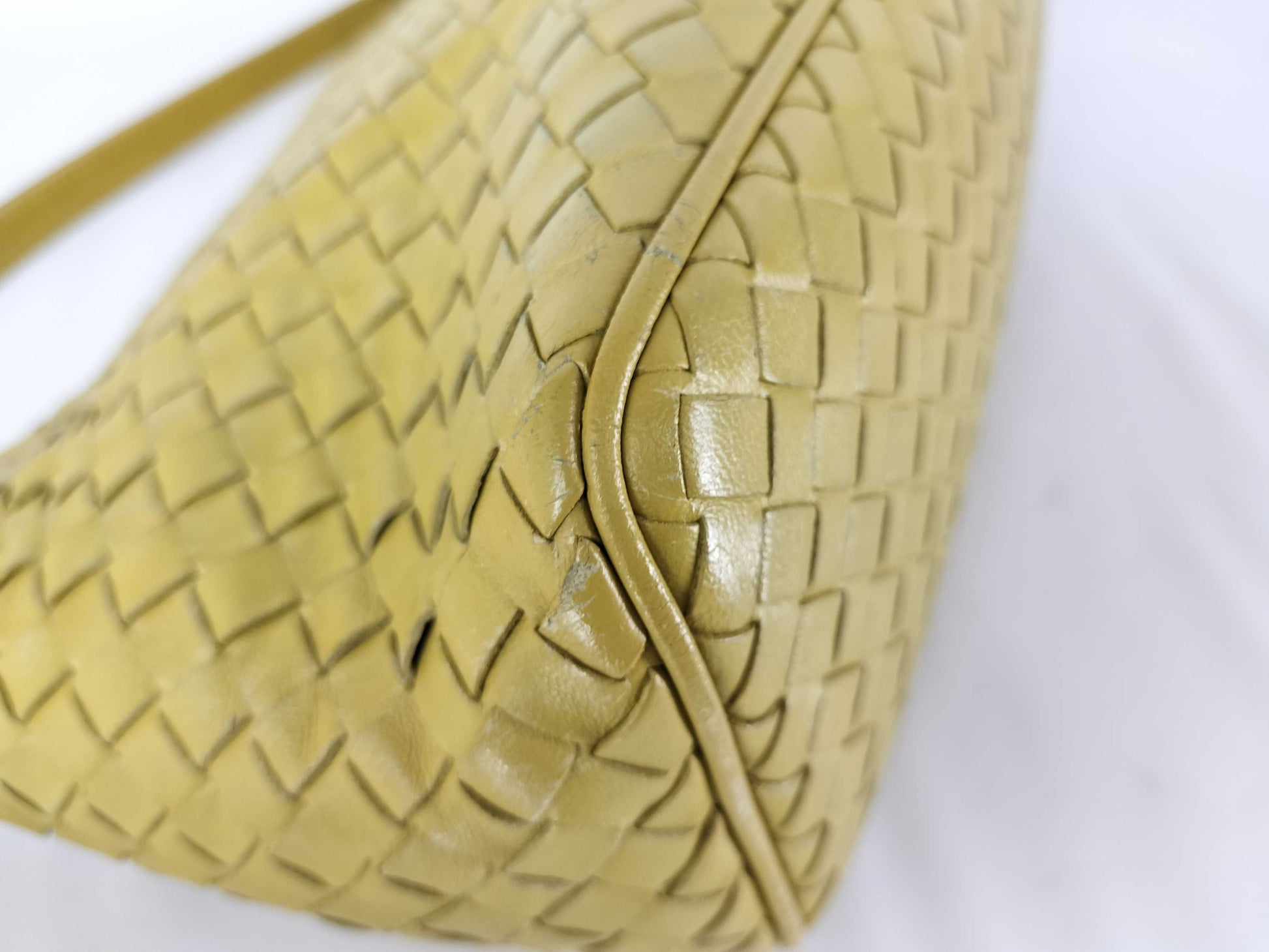 BOTTEGA VENETA Intrecciato One-Shoulder Accessory Pouch Shoulder Bag