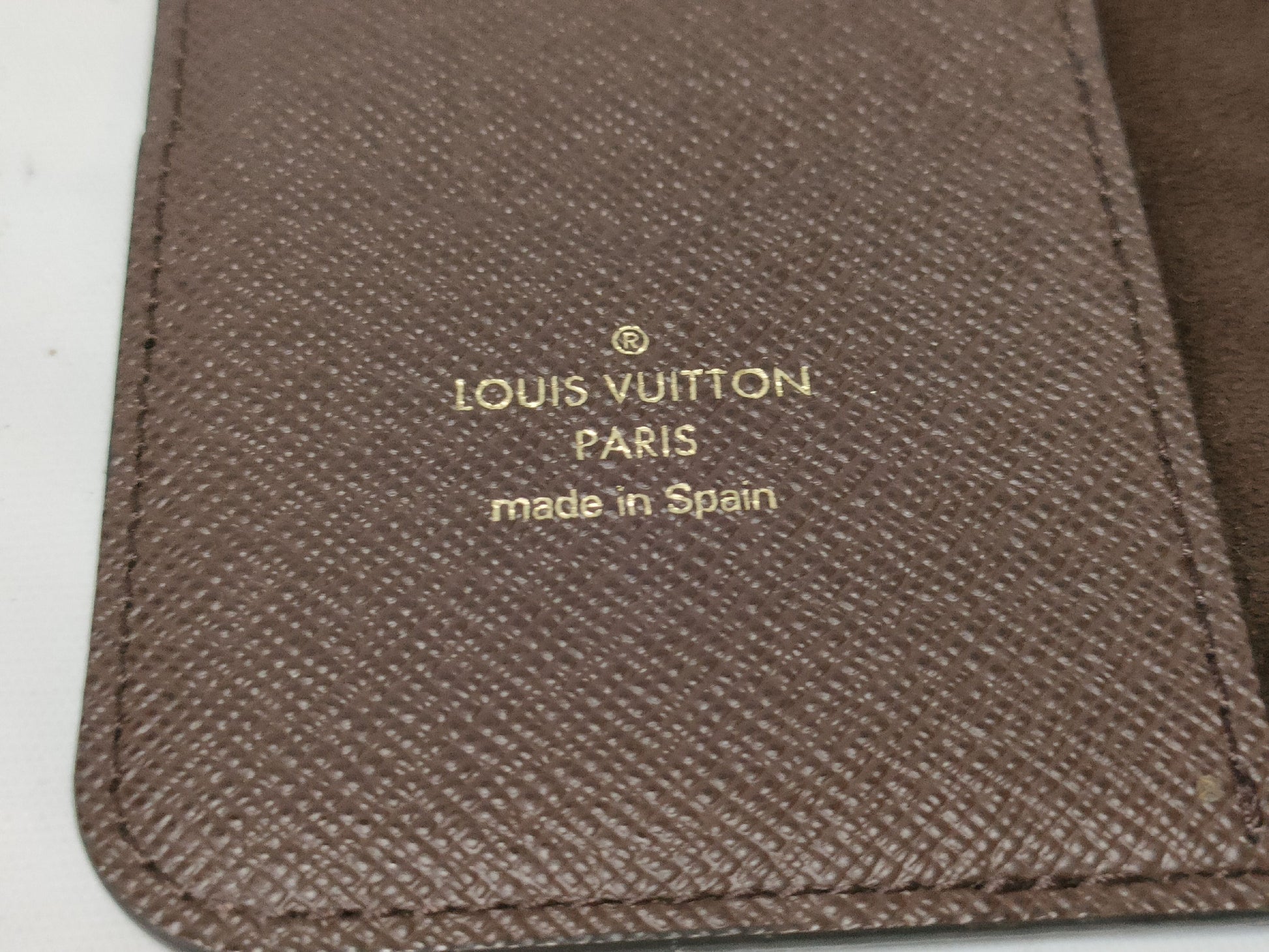 LOUIS VUITTON Louis Vuitton smartphone cases and other accessories