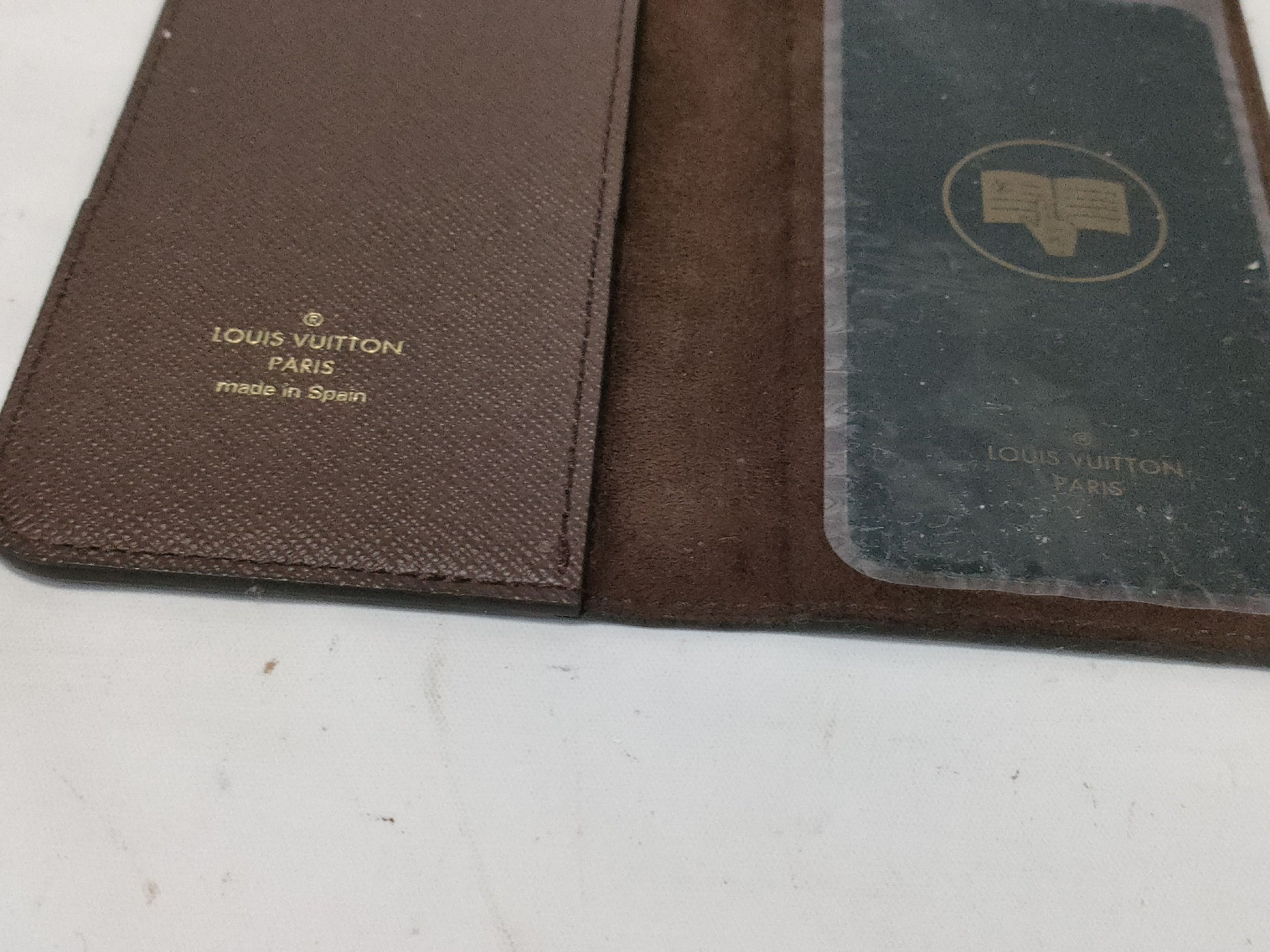 LOUIS VUITTON Louis Vuitton smartphone cases and other accessories