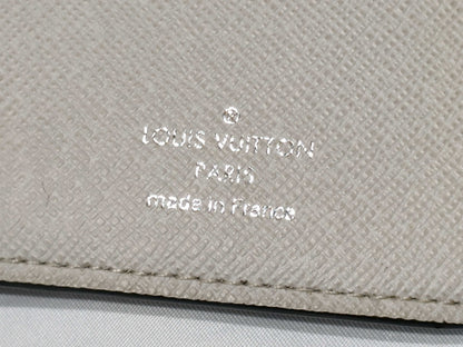 LOUIS VUITTON Taiga Rama Portefeuille Brazza NM White Blanc Long Wallet M30889 Wallet