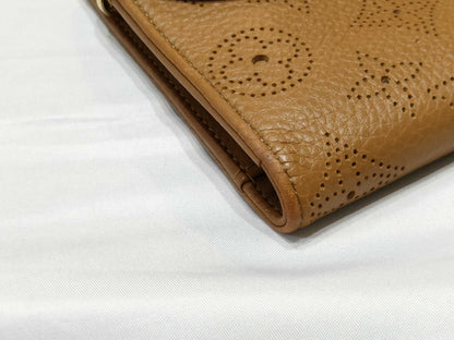 LOUIS VUITTON Mahina Portefeuille Amelia Beige Tri-fold Long Wallet M95995 Wallet