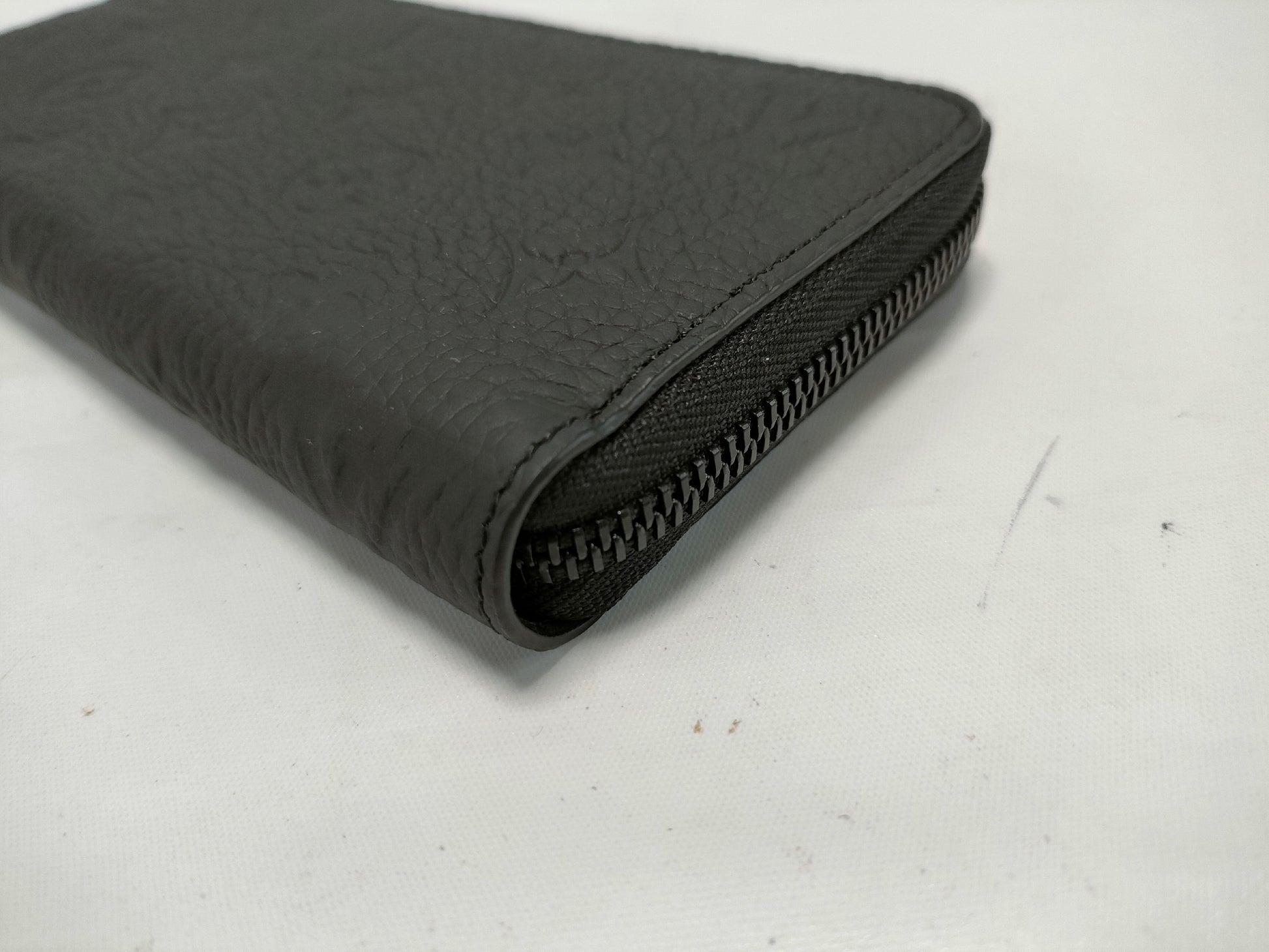 LOUIS VUITTON Monogram Taurillon Zippy Wallet Horizontal M11721 Wallet