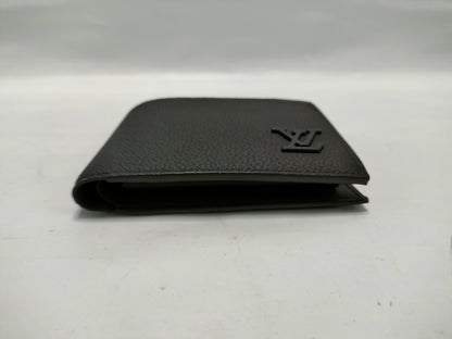LOUIS VUITTON Portefeuille Multiple M69829 Wallet