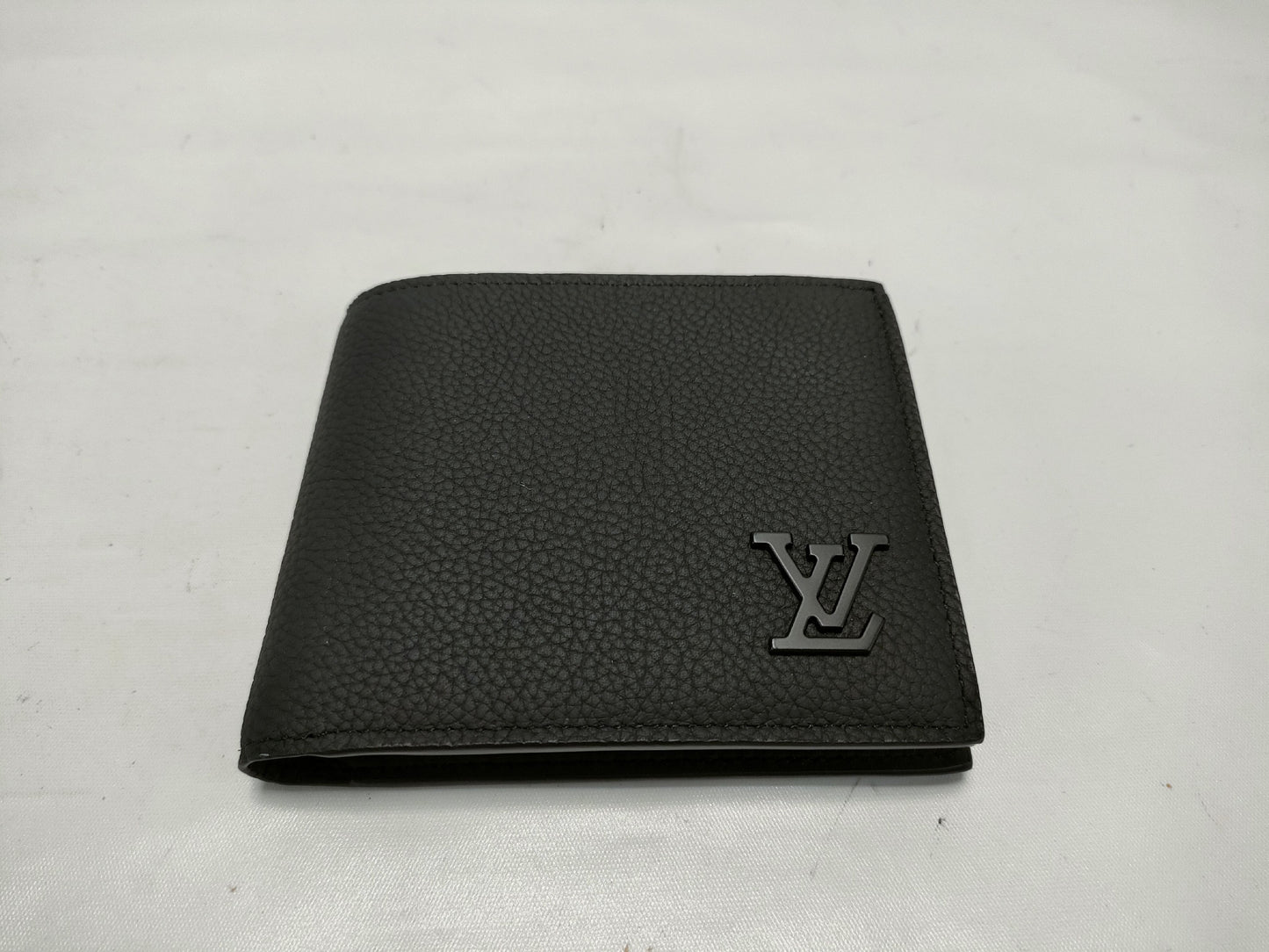 LOUIS VUITTON Portefeuille Multiple M69829 Wallet