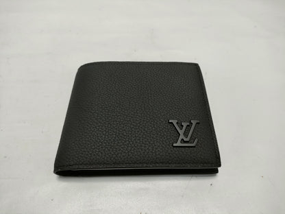 LOUIS VUITTON Portefeuille Multiple M69829 Wallet
