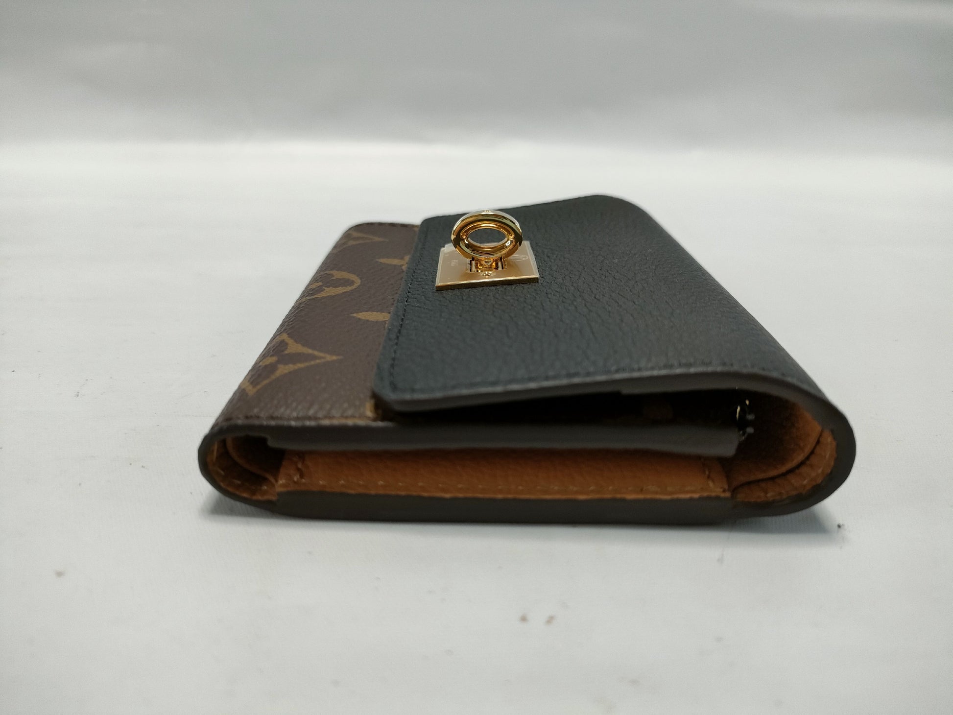 LOUIS VUITTON Portefeuille Victorine M82640 Wallet