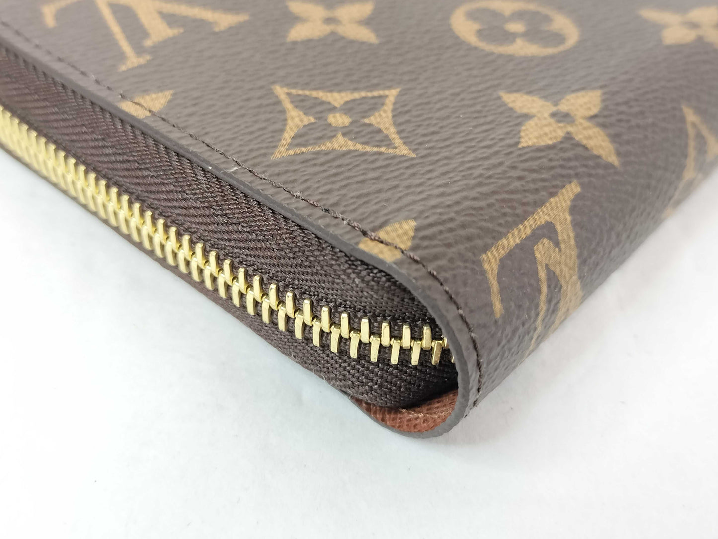 LOUIS VUITTON Monogram Zippy Wallet, Long Wallet with Round Zip, RFID Verified, Unused