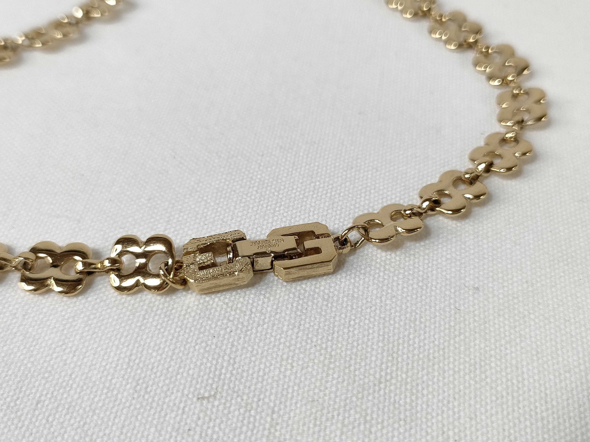 GIVENCHY Necklace 19.9g Necklace