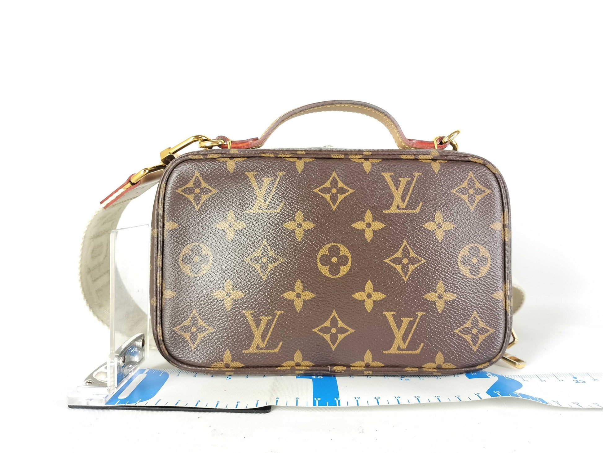 LOUIS VUITTON Monogram LV Shoulder Bag