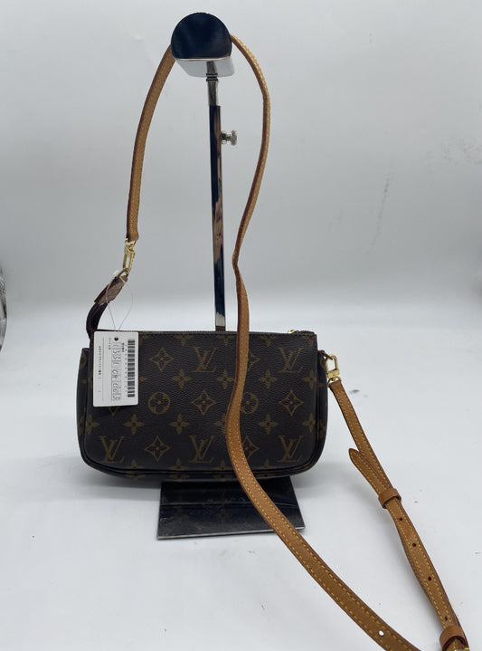 LOUIS VUITTON Monogram Pochette Accessoires Shoulder Bag