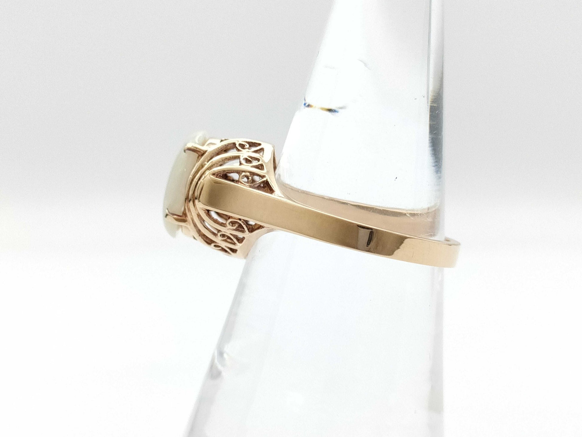 Opal 14K Gold Ring 3.6g