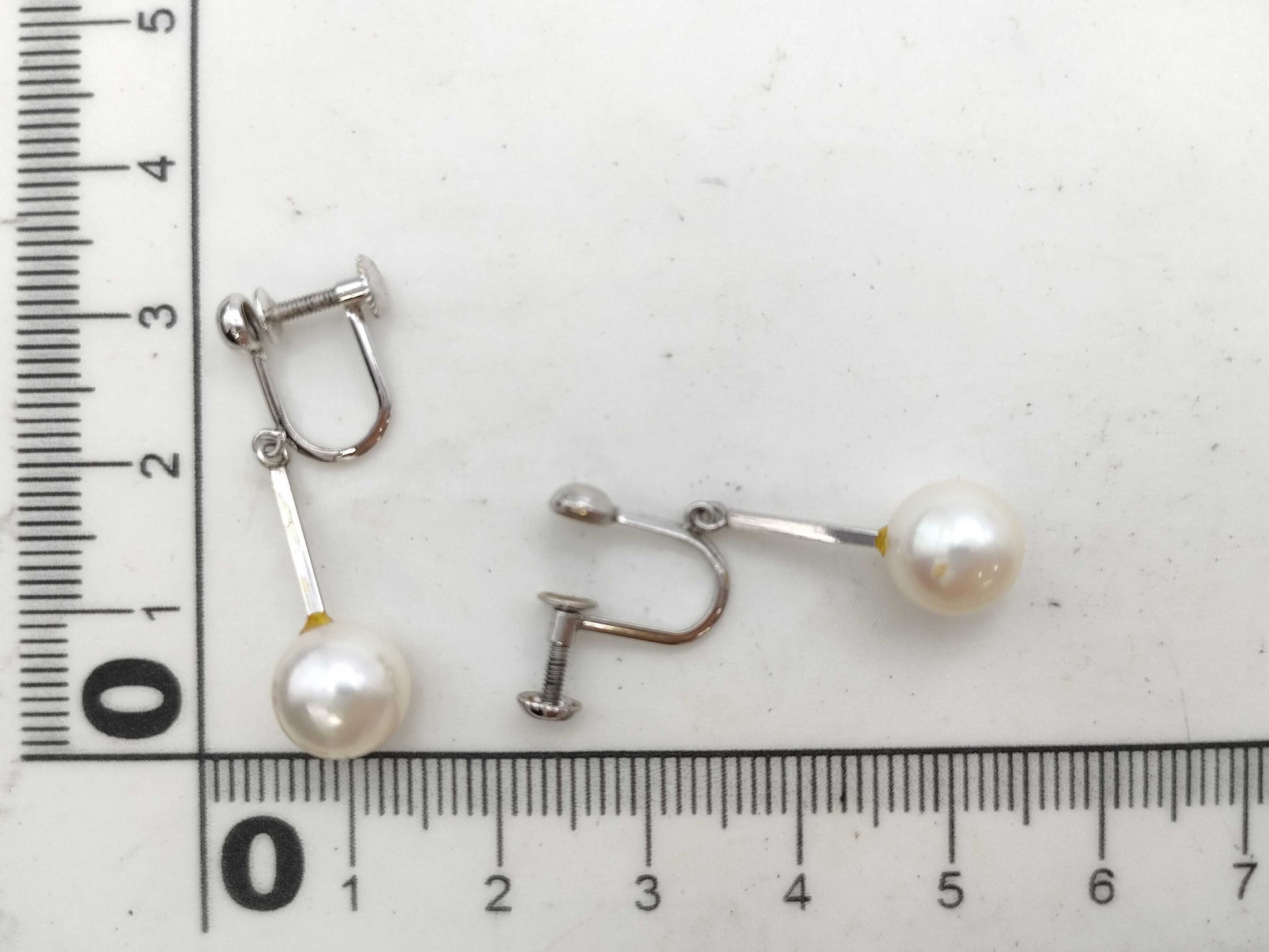 Pearl diameter: approx. 8.2-8.3mm, 14K White Gold, 2.9g, Earrings 