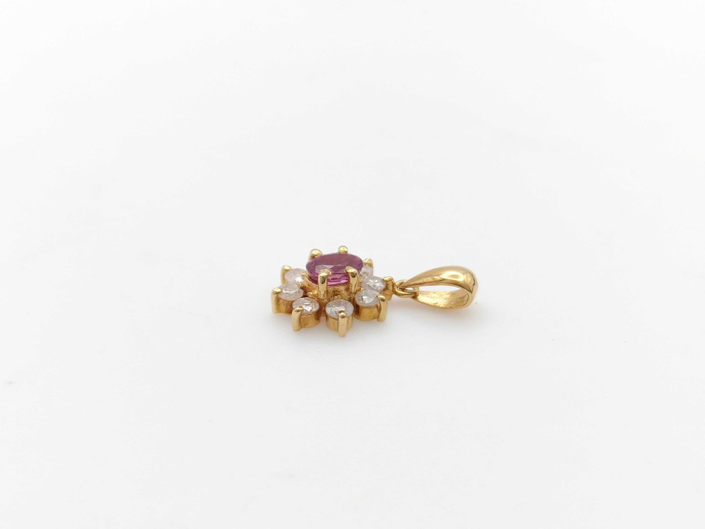 Ruby and Diamond 18K Gold Pendant Top 0.8g