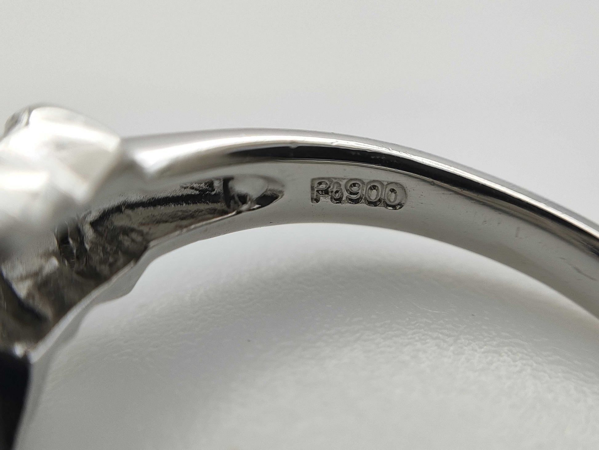 S3.00ct D0.25ct PT900 7.3g Ring 