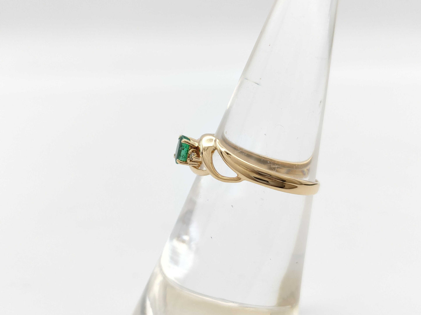 Emerald and Diamond 18K 1.4g Ring 