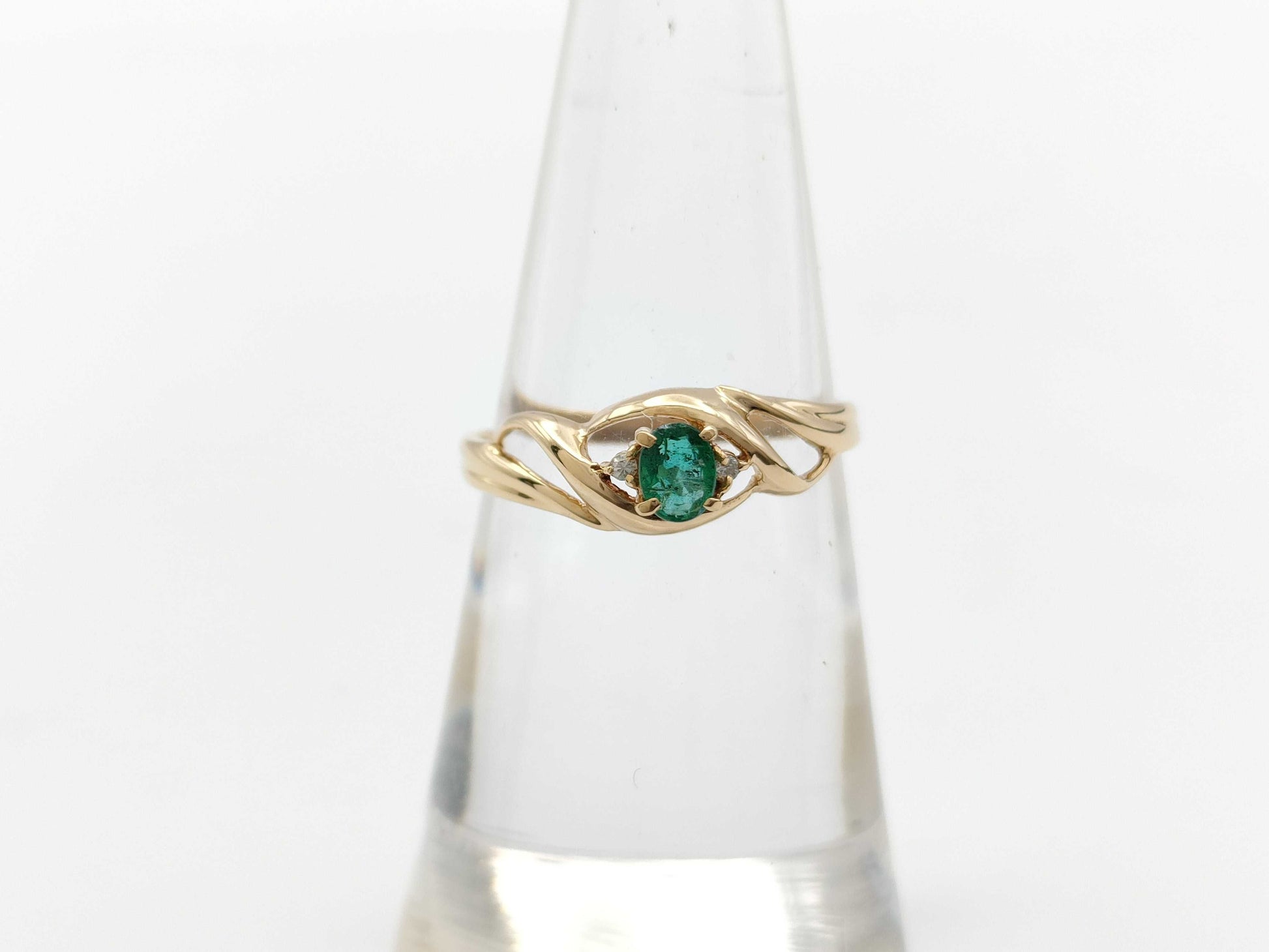 Emerald and Diamond 18K 1.4g Ring 