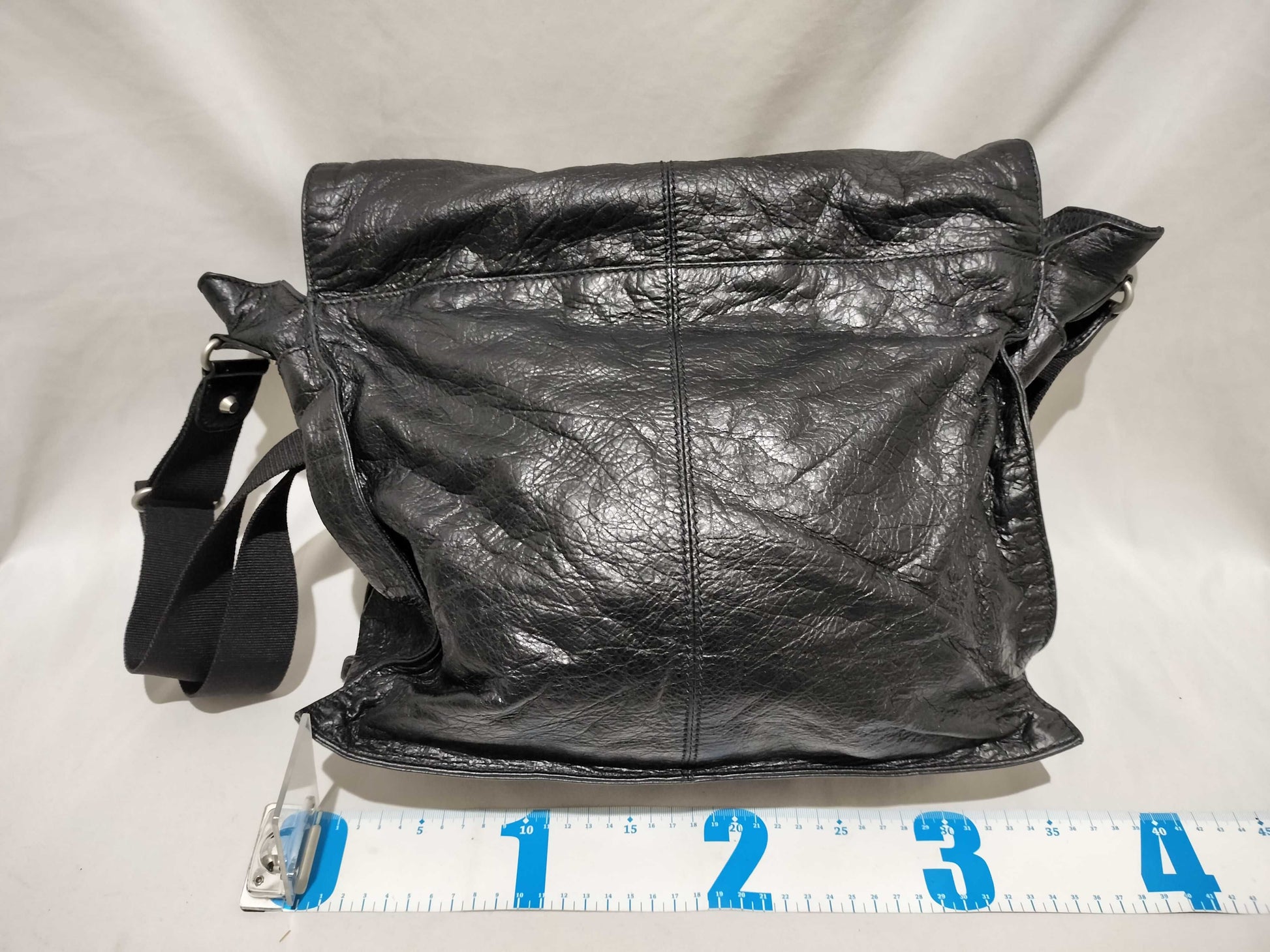 BALENCIAGA Black Leather Crossbody Shoulder Bag