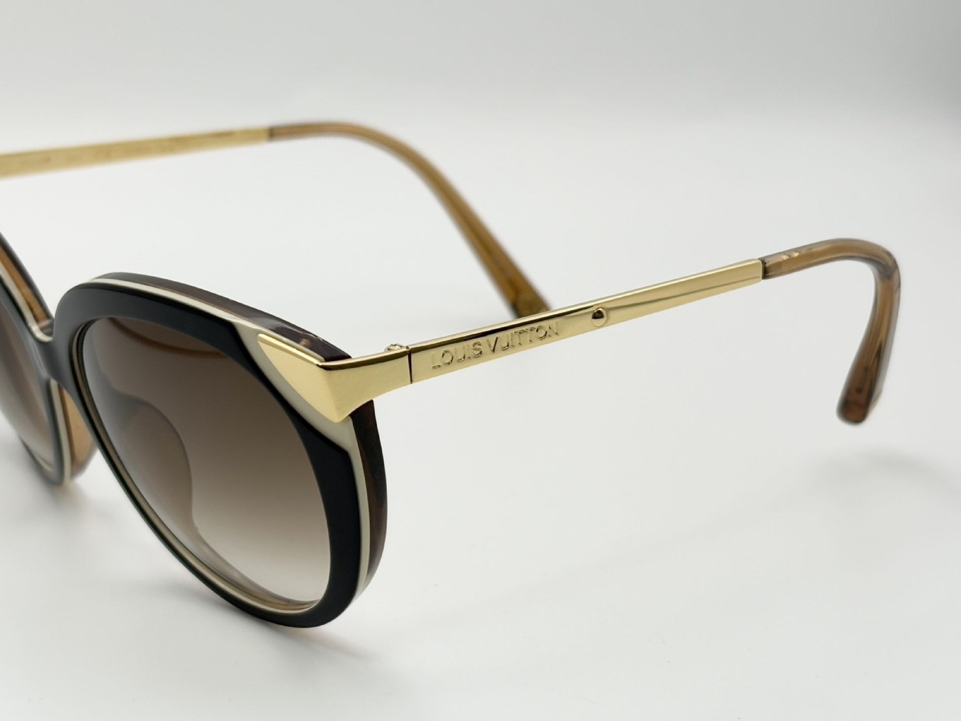 LOUIS VUITTON Z0620E Cat Eye 56□16-140 Sunglasses Amber Brown R0176 Case and Dust Bag Included