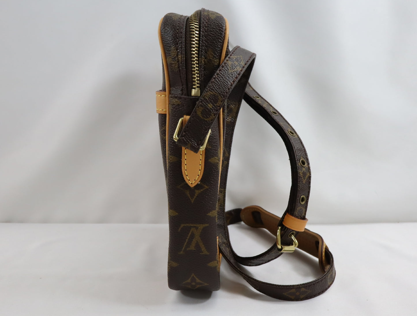 LOUIS VUITTON Monogram LOUIS VUITTON M45266 Monogram Danube Shoulder Bag Shoulder Bag