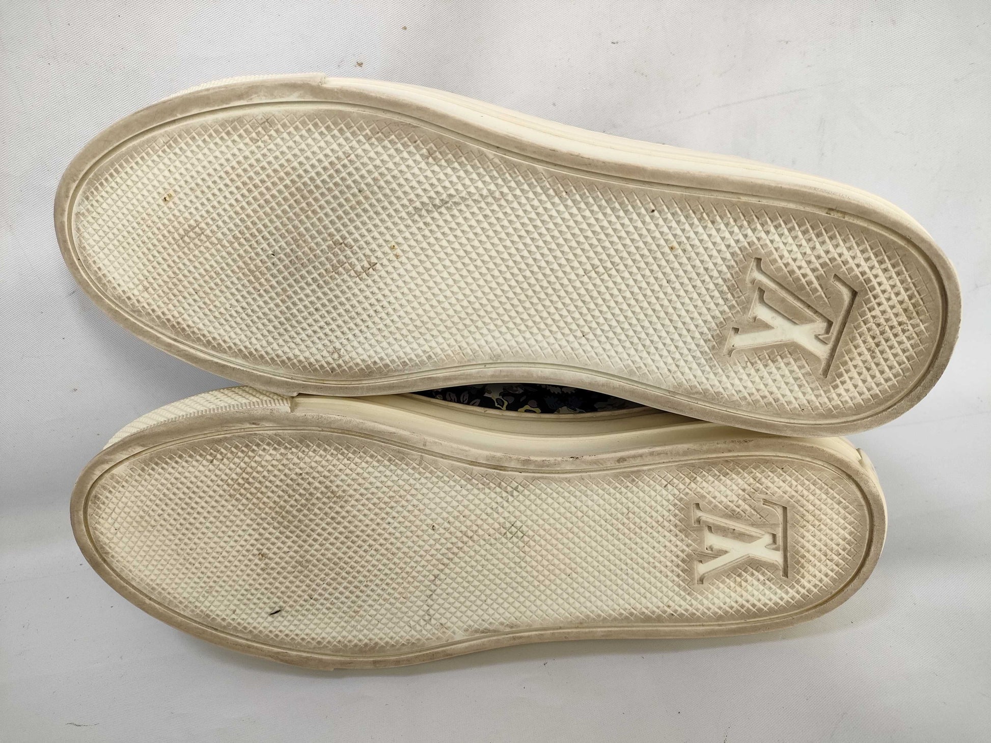 LOUIS VUITTON Louis Vuitton Women's Shoes Size 37 Sneakers