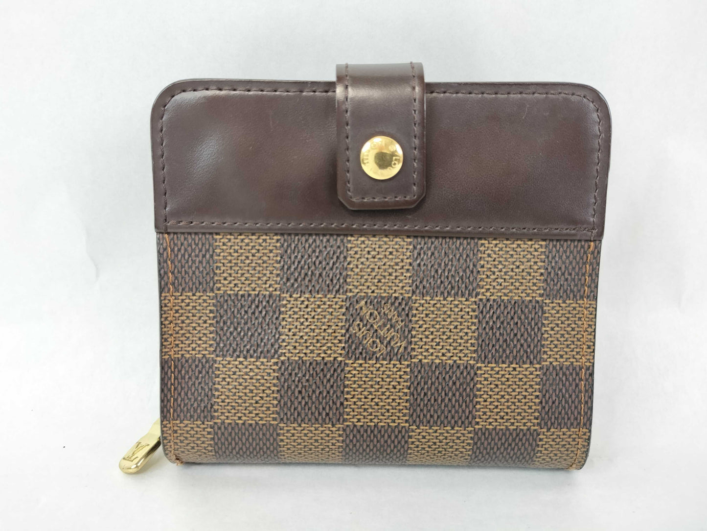 LOUIS VUITTON Damier Compact Zip Wallet