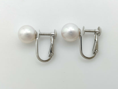 TASAKI 2-Piece Necklace Set: Akoya Pearls, Diameter 6.9mm-7.3mm / Akoya Pearls, Diameter 7.6mm/7.7mm , 18K White Gold/Silver, 35.3g 