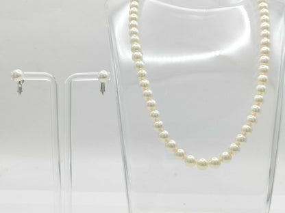 TASAKI 2-Piece Necklace Set: Akoya Pearls, Diameter 6.9mm-7.3mm / Akoya Pearls, Diameter 7.6mm/7.7mm , 18K White Gold/Silver, 35.3g 