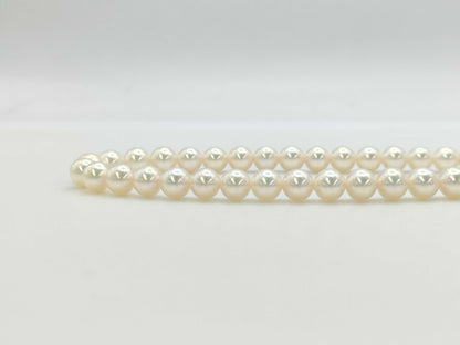 TASAKI 2-Piece Necklace Set: Akoya Pearls, Diameter 6.9mm-7.3mm / Akoya Pearls, Diameter 7.6mm/7.7mm , 18K White Gold/Silver, 35.3g 