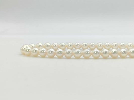 TASAKI 2-Piece Necklace Set: Akoya Pearls, Diameter 6.9mm-7.3mm / Akoya Pearls, Diameter 7.6mm/7.7mm , 18K White Gold/Silver, 35.3g 