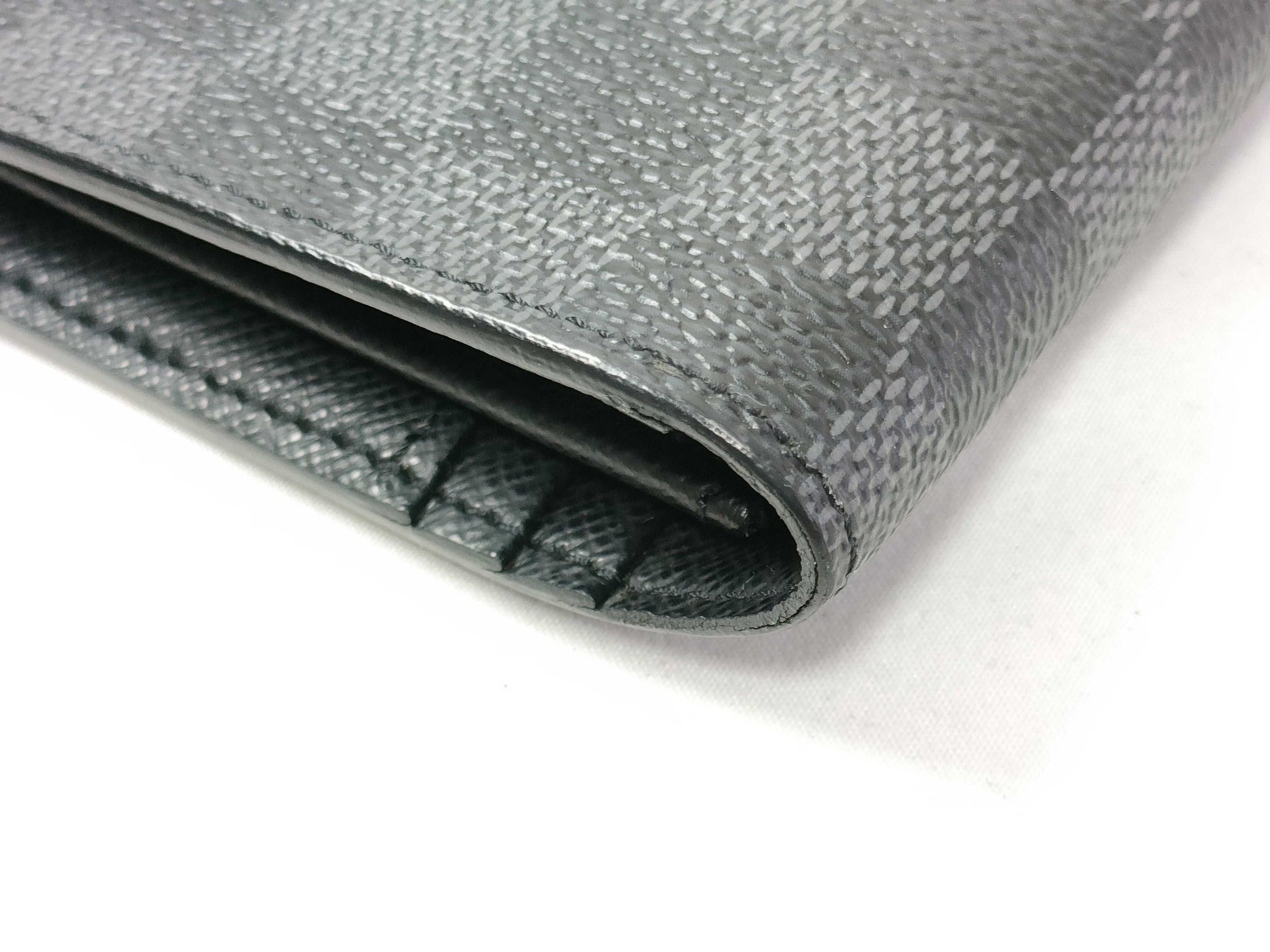 LOUIS VUITTON Damier Graphite LOUIS VUITTON Damier Graphite Portefeuille Brazza? Wallet