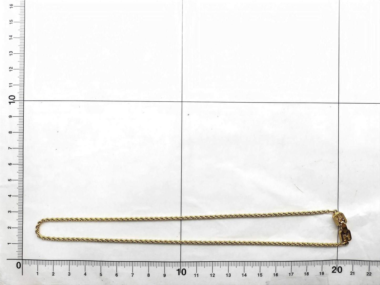 GIVENCHY Twist Chain Necklace