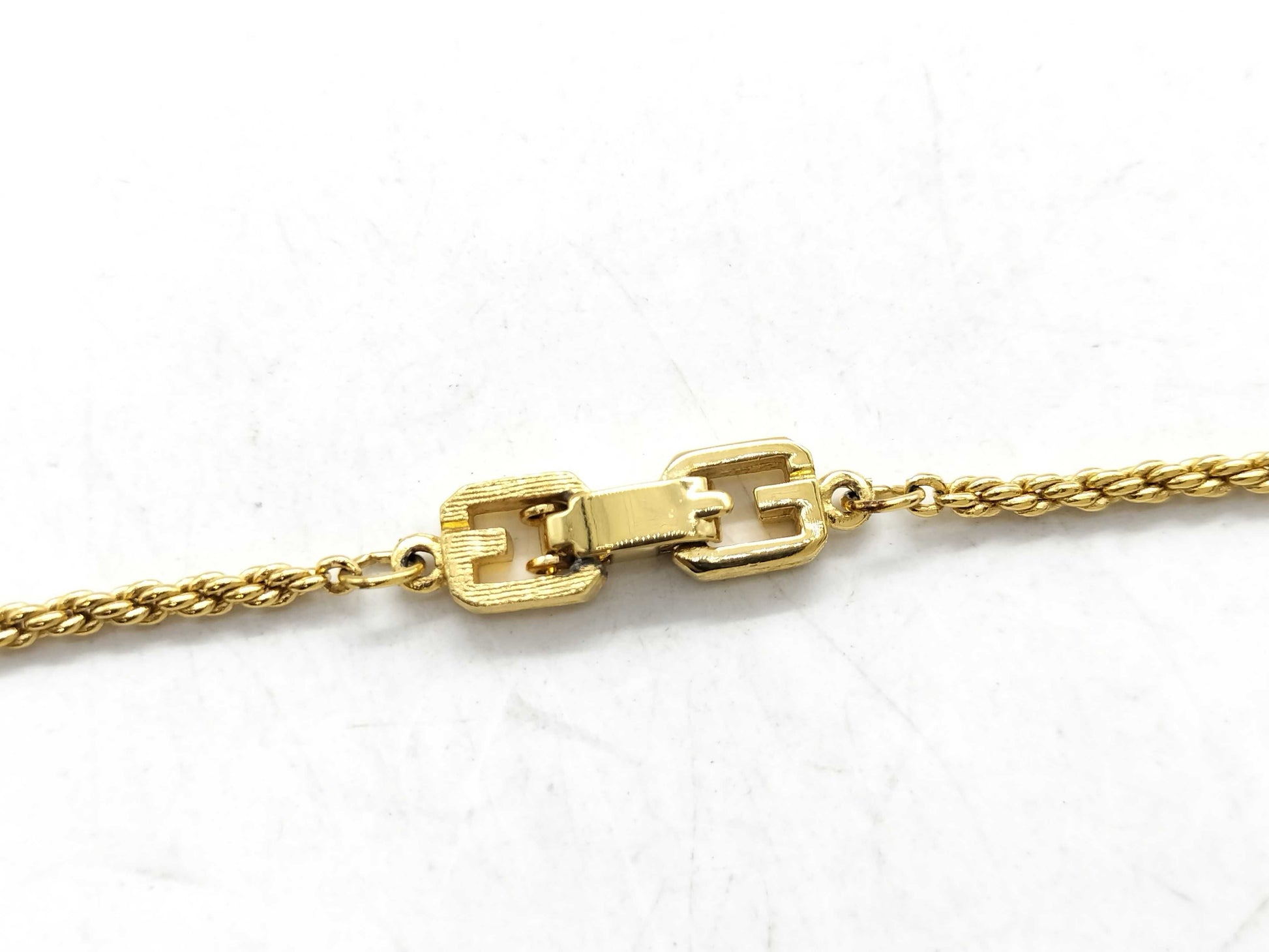 GIVENCHY Twist Chain Necklace
