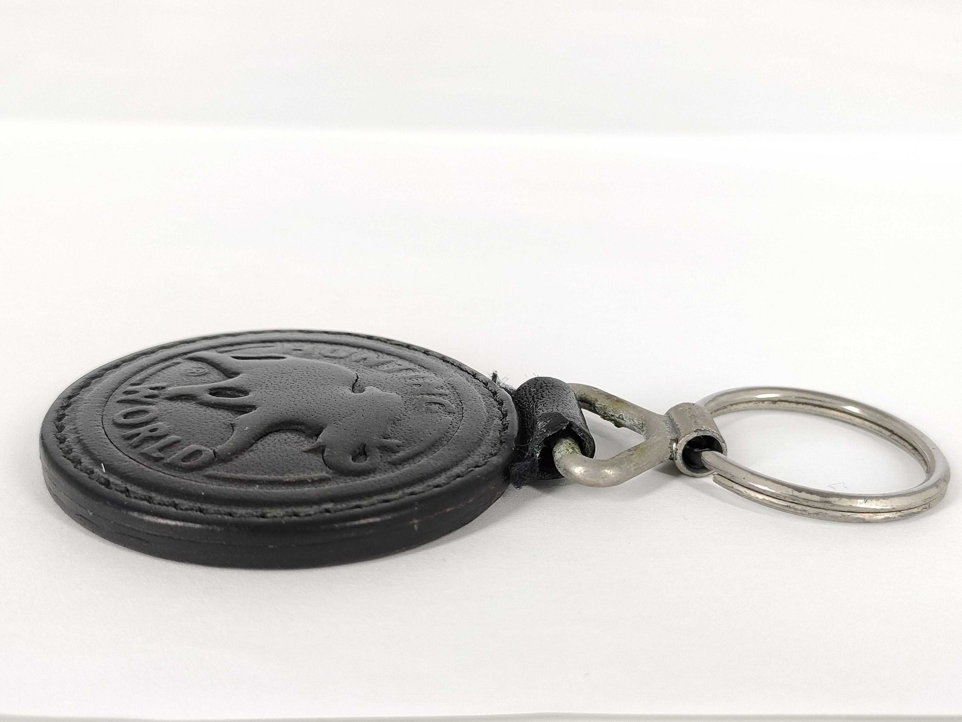 HUNTING WORLD Leather Logo Keychain Key Case/Keychain