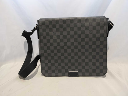 LOUIS VUITTON Damier Louis Vuitton Damier Graphite District mm Shoulder Bag