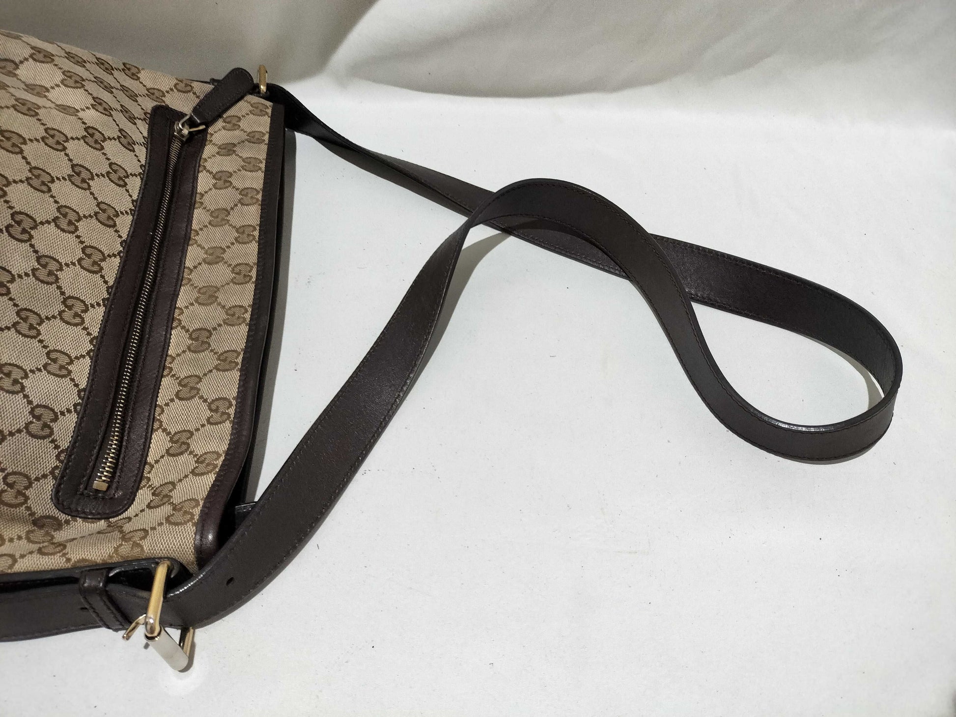 GUCCI GG Canvas Shoulder Bag