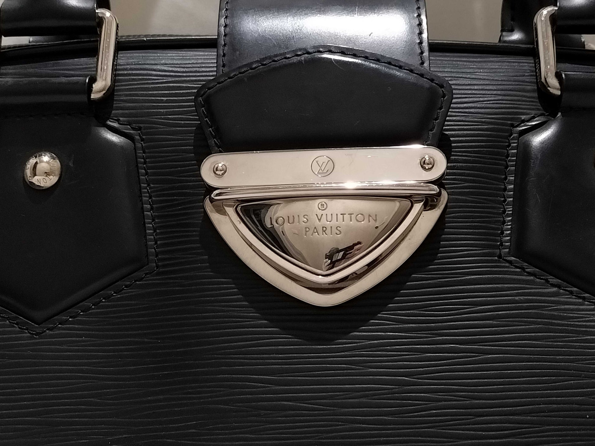 LOUIS VUITTON Epi Montaigne GM Handbag