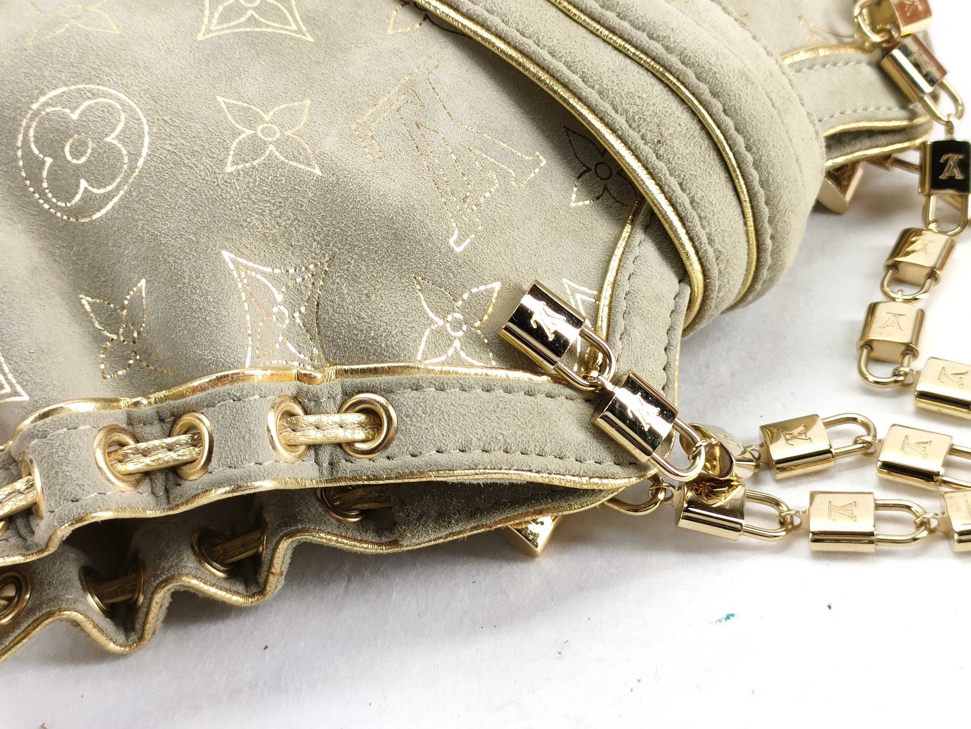 LOUIS VUITTON M92373 Extraordinaire PM Handbag with Dust Bag