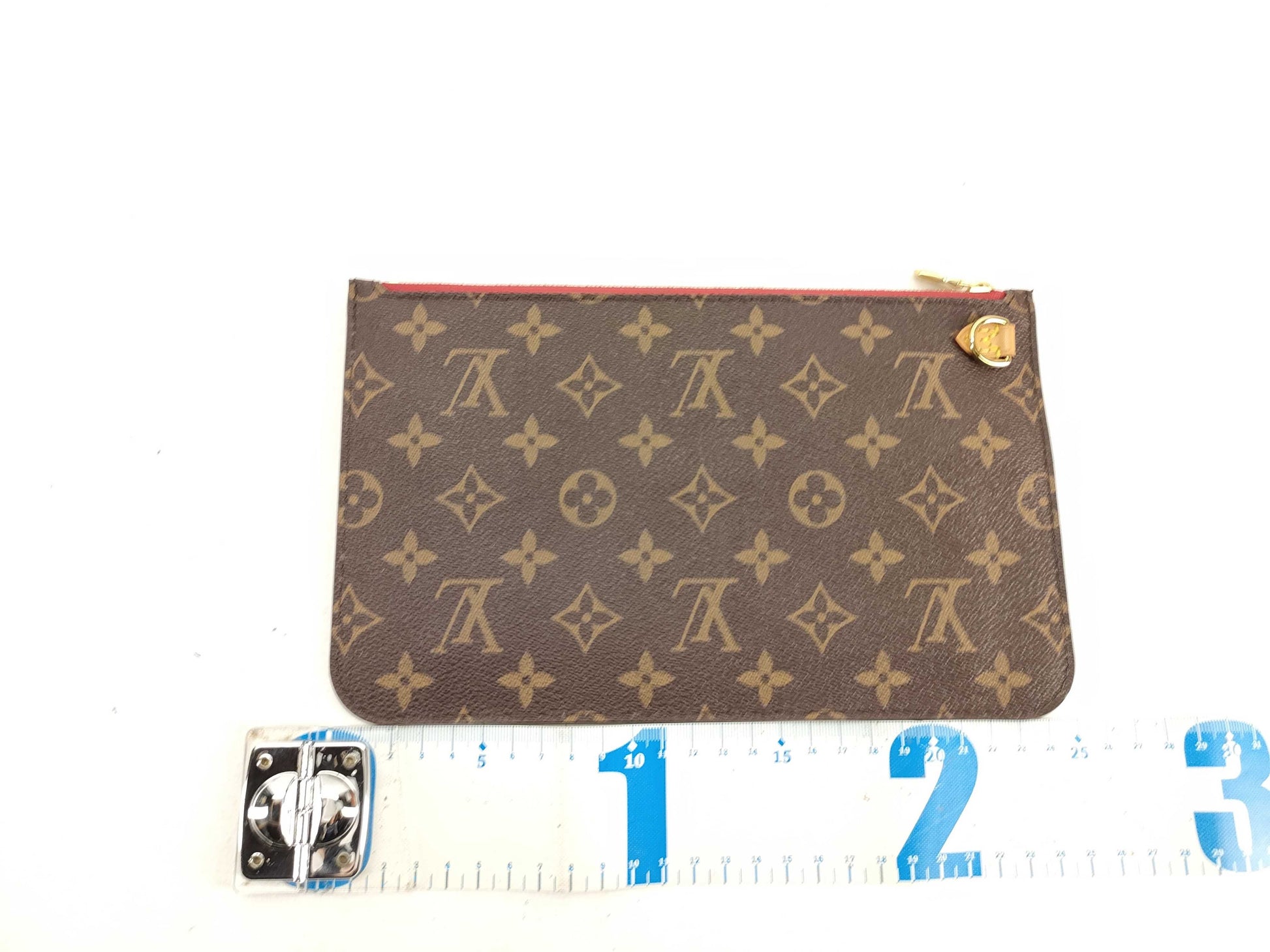LOUIS VUITTON Monogram M41177 Monogram Neverfull Cerise Pouch 