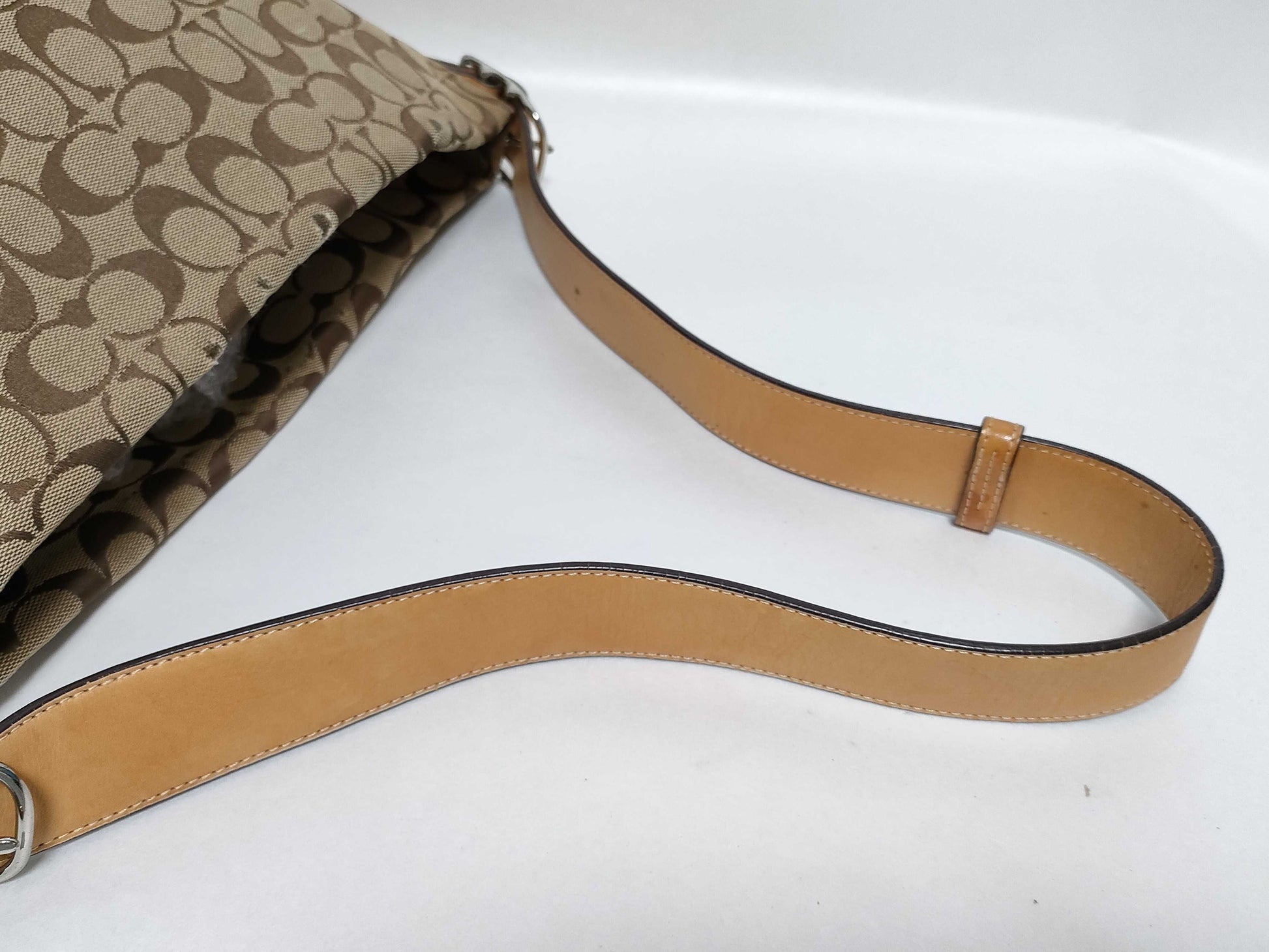 COACH Signature Coach Signature One-Shoulder Bag Shoulder Bag